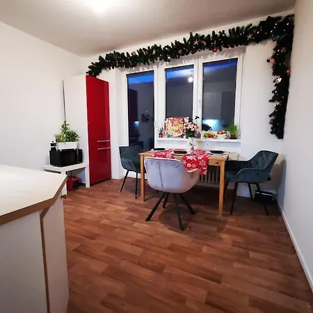 Cely Apartman Podlesi 54m2 S Dvema Balkony A S Novou Manzelskou Posteli, Zatim Neni Na Fotkach Apartment *