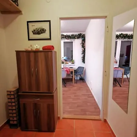 Cely Apartman Podlesi 54m2 S Dvema Balkony A S Novou Manzelskou Posteli, Zatim Neni Na Fotkach * Brno