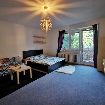 Cely Apartman Podlesi 54m2 S Dvema Balkony A S Novou Manzelskou Posteli, Zatim Neni Na Fotkach Brno