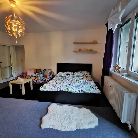 Cely Apartman Podlesi 54m2 S Dvema Balkony A S Novou Manzelskou Posteli, Zatim Neni Na Fotkach Daire